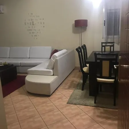 Lovely 2 Bedroom 아파트 *