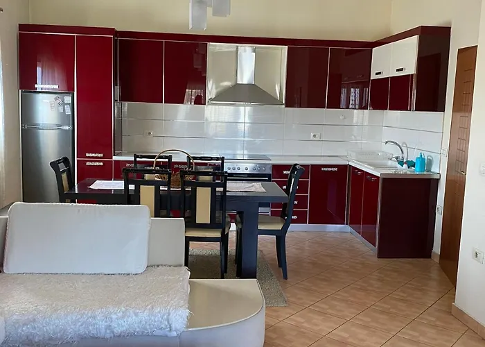 Lovely 2 Bedroom *